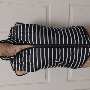 🏷OLD NAVY VEST SIZE XS BLACK/WHITE STRIPED